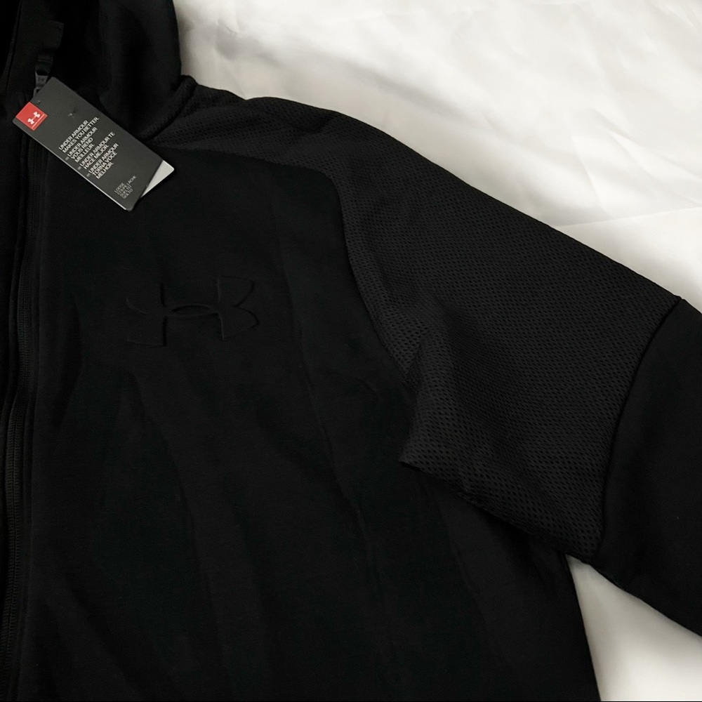 UNDER ARMOUR LIGHTWEIGHT ZIP JACKET - Picture 5 of 5